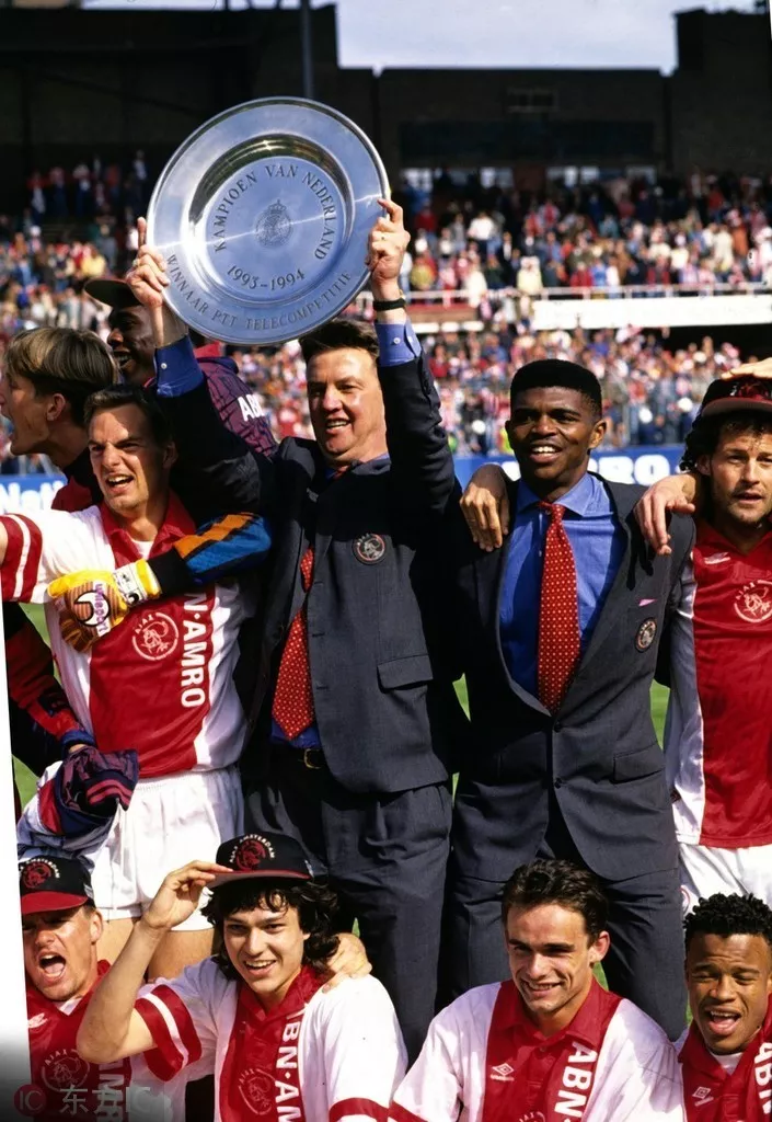 C7娱乐-包含阿贾克斯青年军勇敢奋战，晋级下一轮的词条